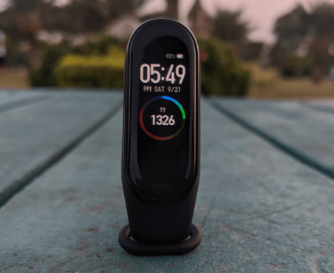 Fitness Tracker that Does Not Require a Smartphone or computer for Seniors 2022